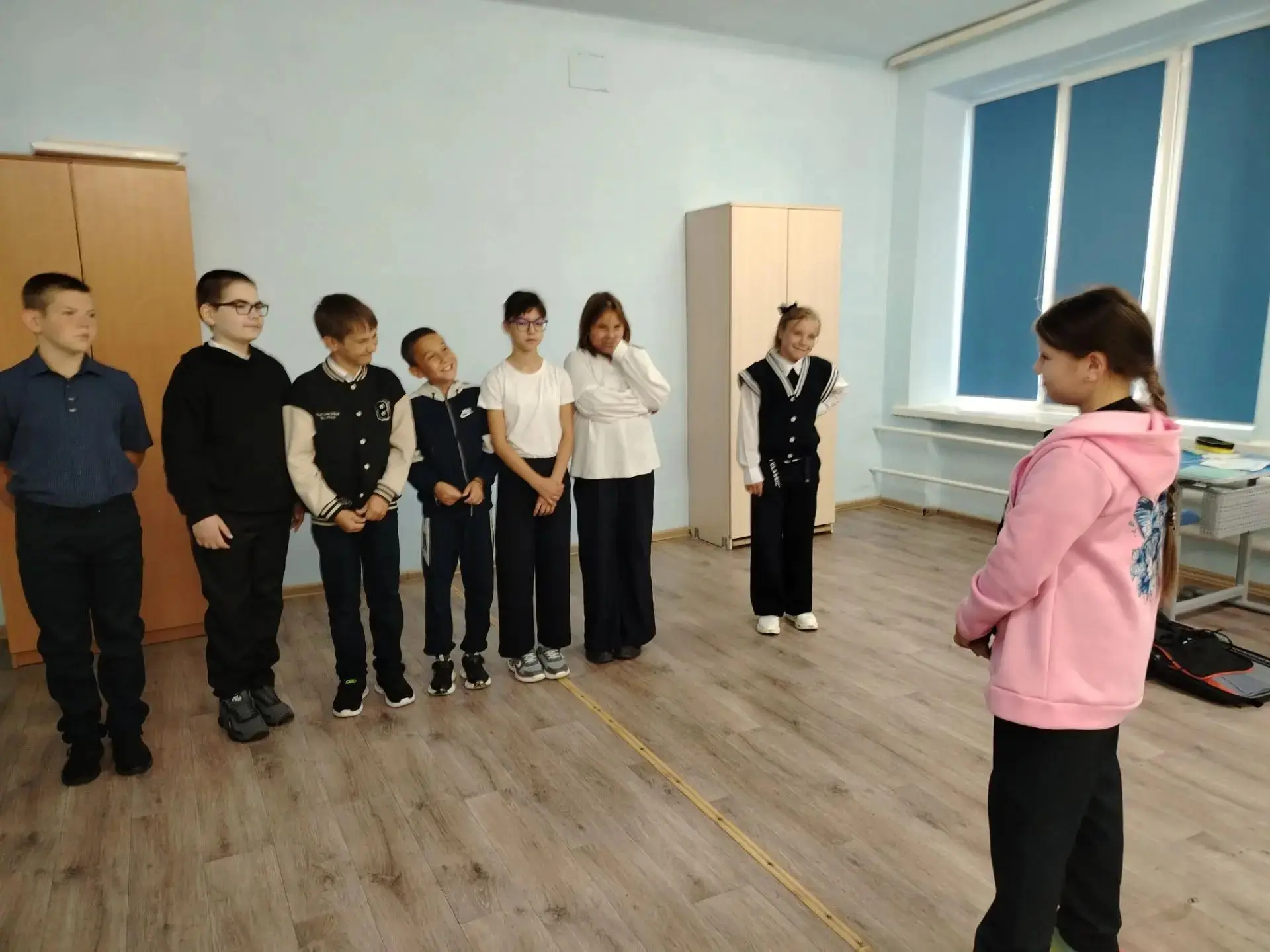 🤝На внеурочном занятии "Я-ты-он-она — вместе целая страна" 5 классе провели тренинг по...