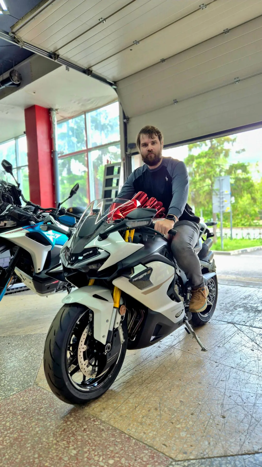 Еще одна 750SR-R в городе⚡️⚡️⚡️