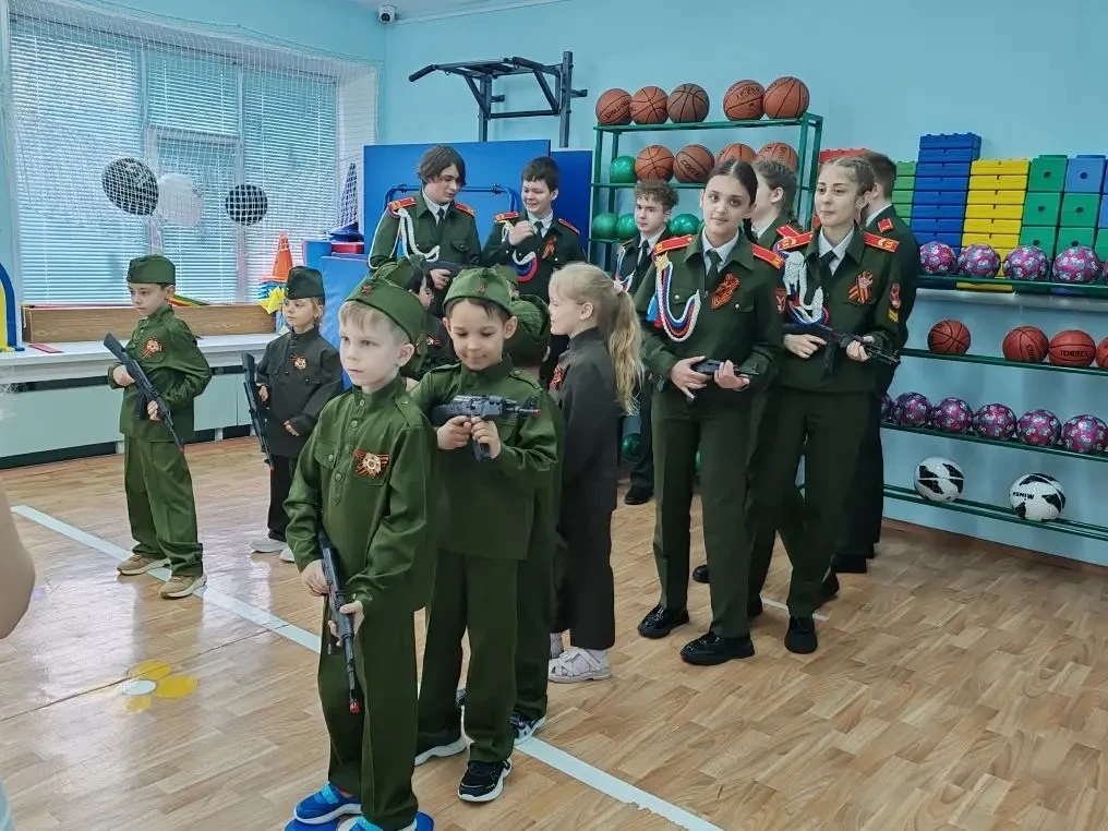 🪖«Мы помним, мы гордимся!»: Кадеты передают эстафету памяти воспитанникам детского сада  💬В преддвер