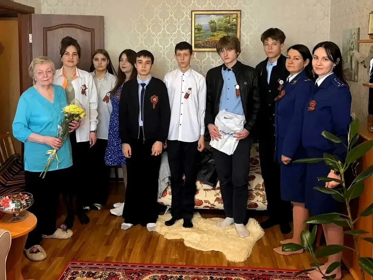 С заботой о наших ветеранах! ❤️  Школьники Липецка присоединились к региональному проекту, который п