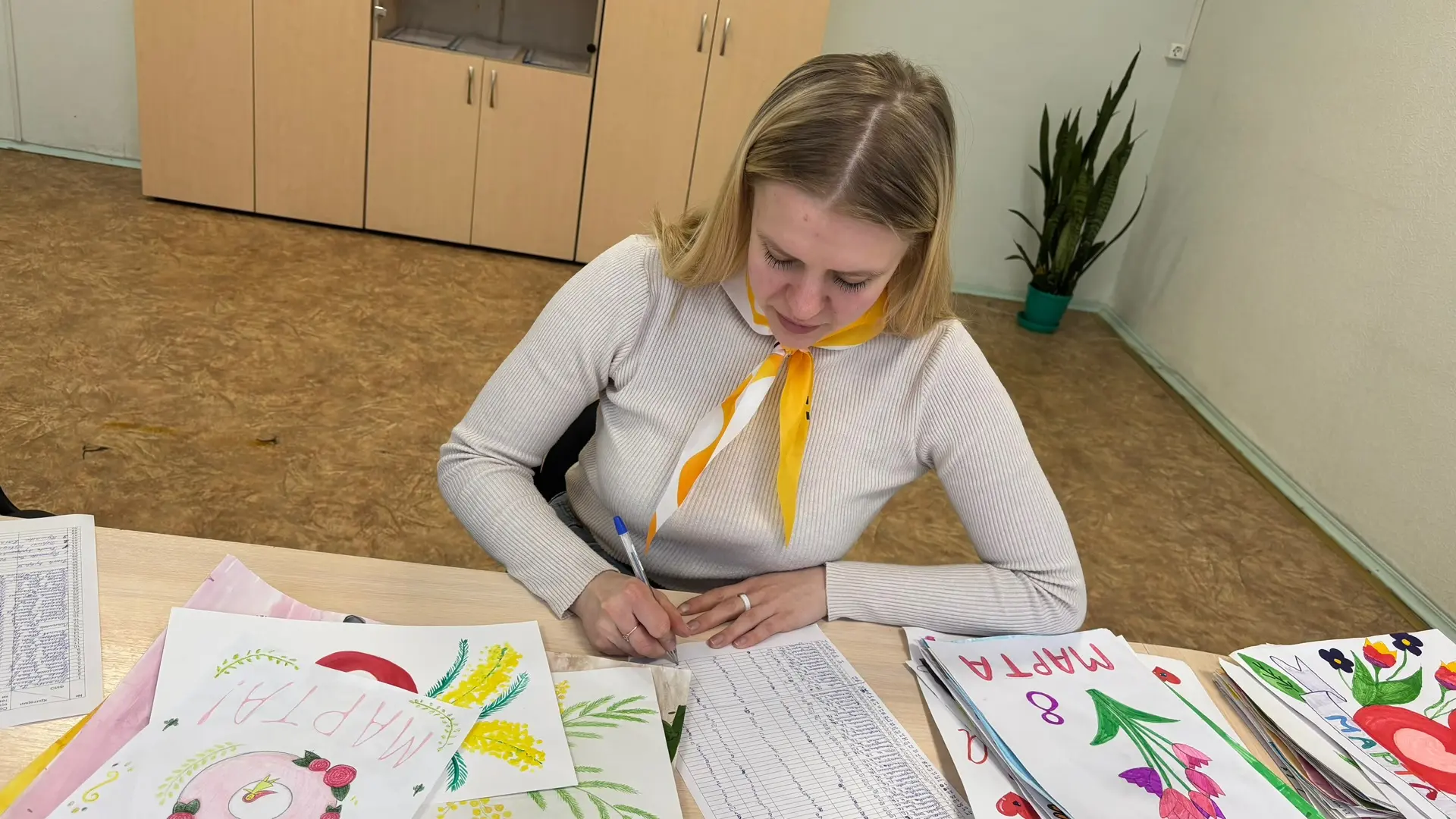 Весенний подарок для самых родных! 🌸  В преддверии Международного женского дня в нашей школе прошёл 