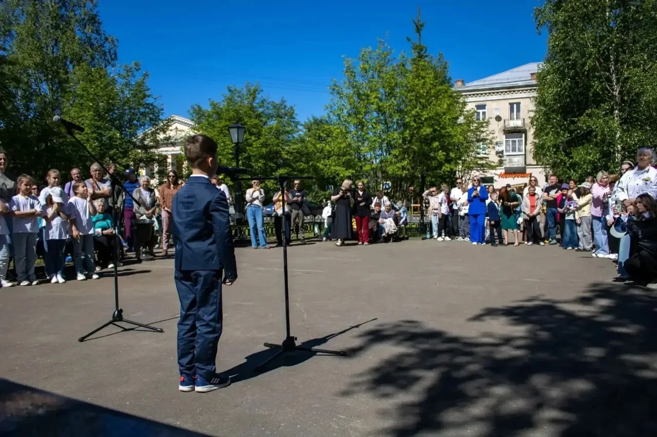 6 июня у памятника Пушкину прошли открытые Пушкинские чтения «Слух обо мне пройдёт по в...