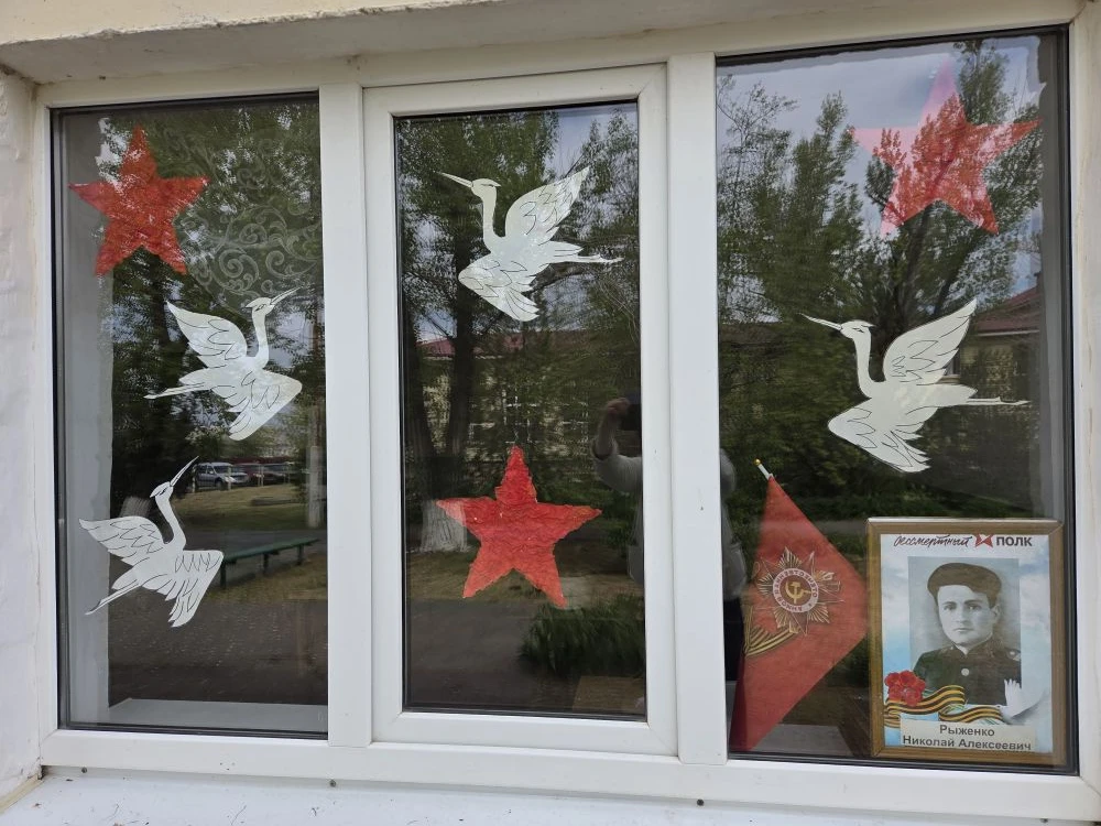 Цветущею весной под небом синим