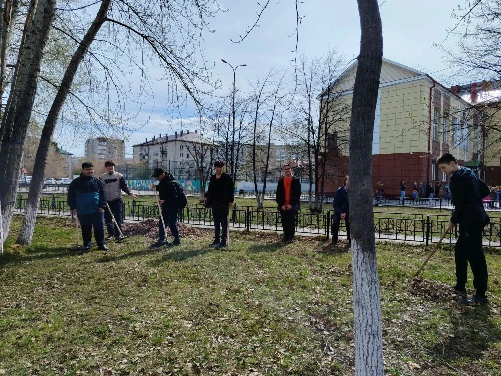 🏫 Чистый город — чистая гимназия! В рамках городской акции «Чистый город» гимназисты дружно вышли на
