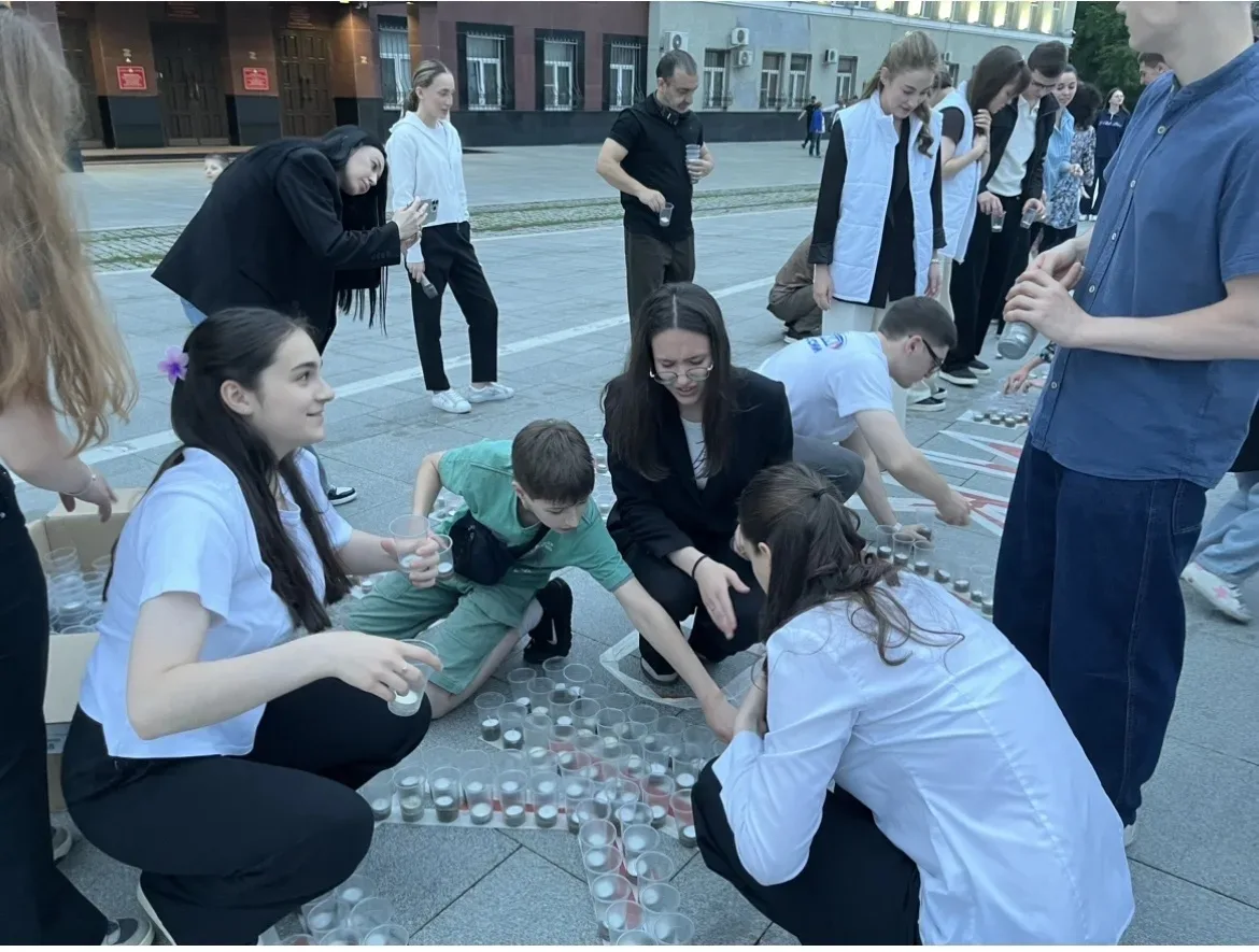 В ночь на 22 июня во Владикавказе прошла Всероссийская акция «Огненные картины войны». На площади Св