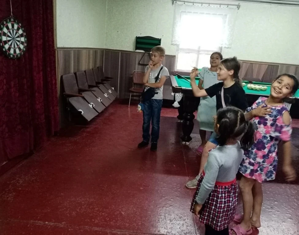 В Трофименковском сельском клубе культорганизатор Лариса Осадченко провела турнир по дартсу "Самый м