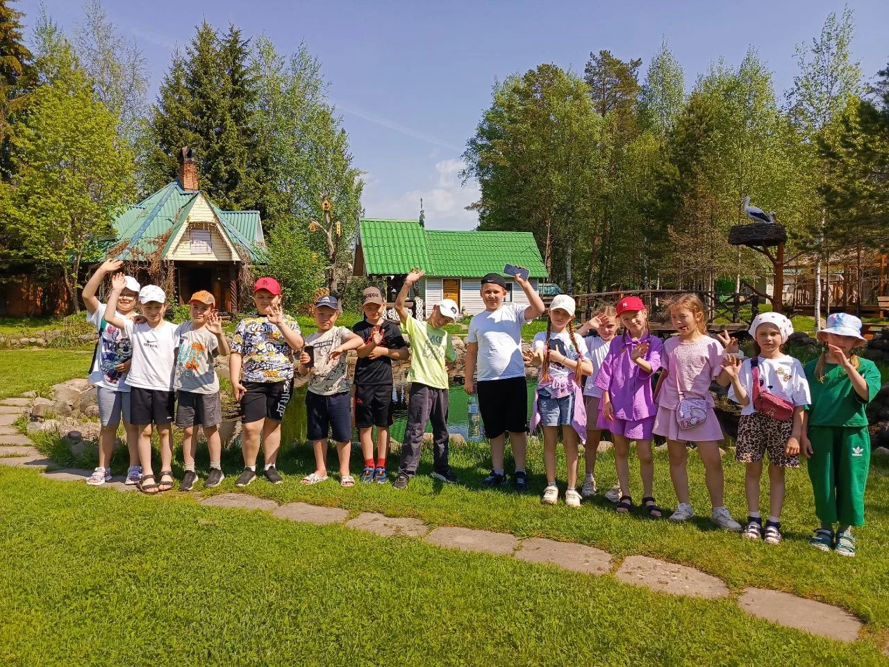 🐾 Сегодня 2 «а» класс побывал в экопарке «Высоковское» в Устье!