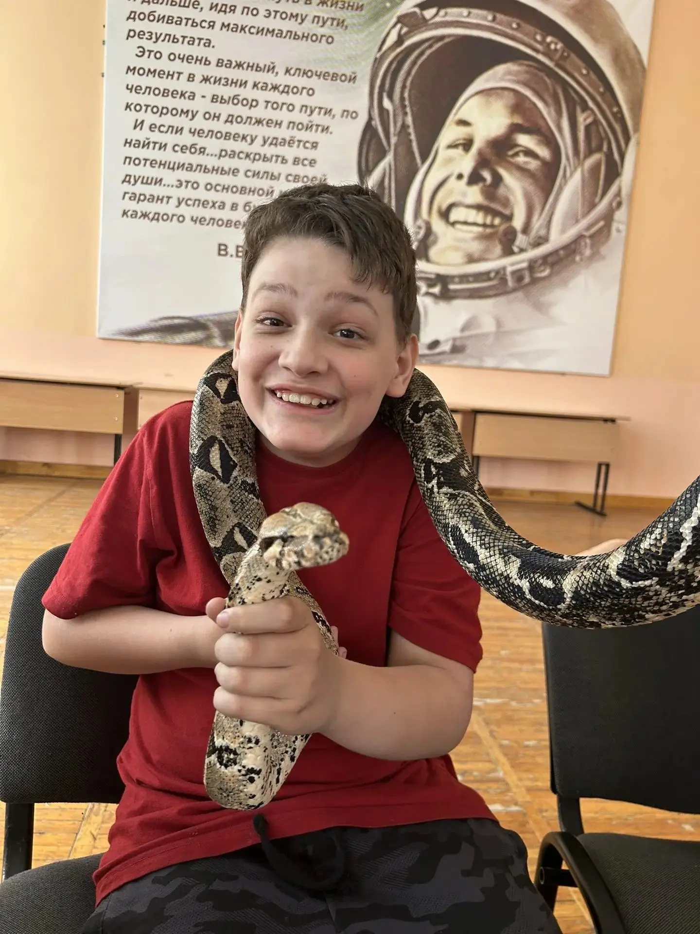 🌿🐍 Сегодня в нашем лагере прошел увлекательный урок с рептилиями! 🦎

Ребята узнали много интересн