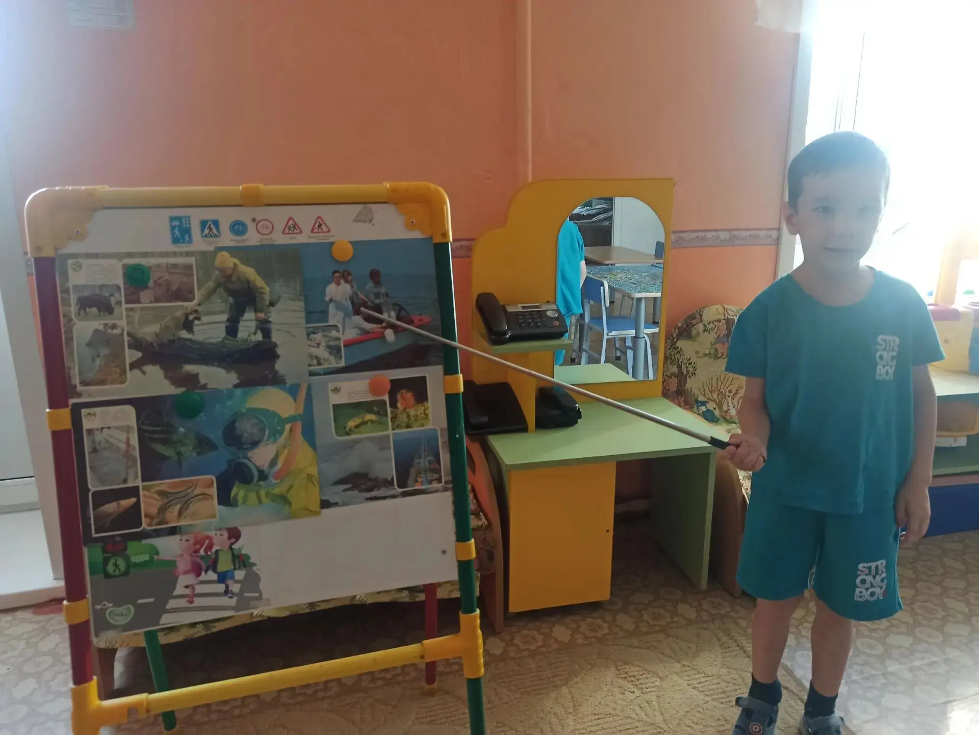 Опыты с водой — отличный способ для дошкольников познакомиться с её свойствами: прозрачностью, текуч