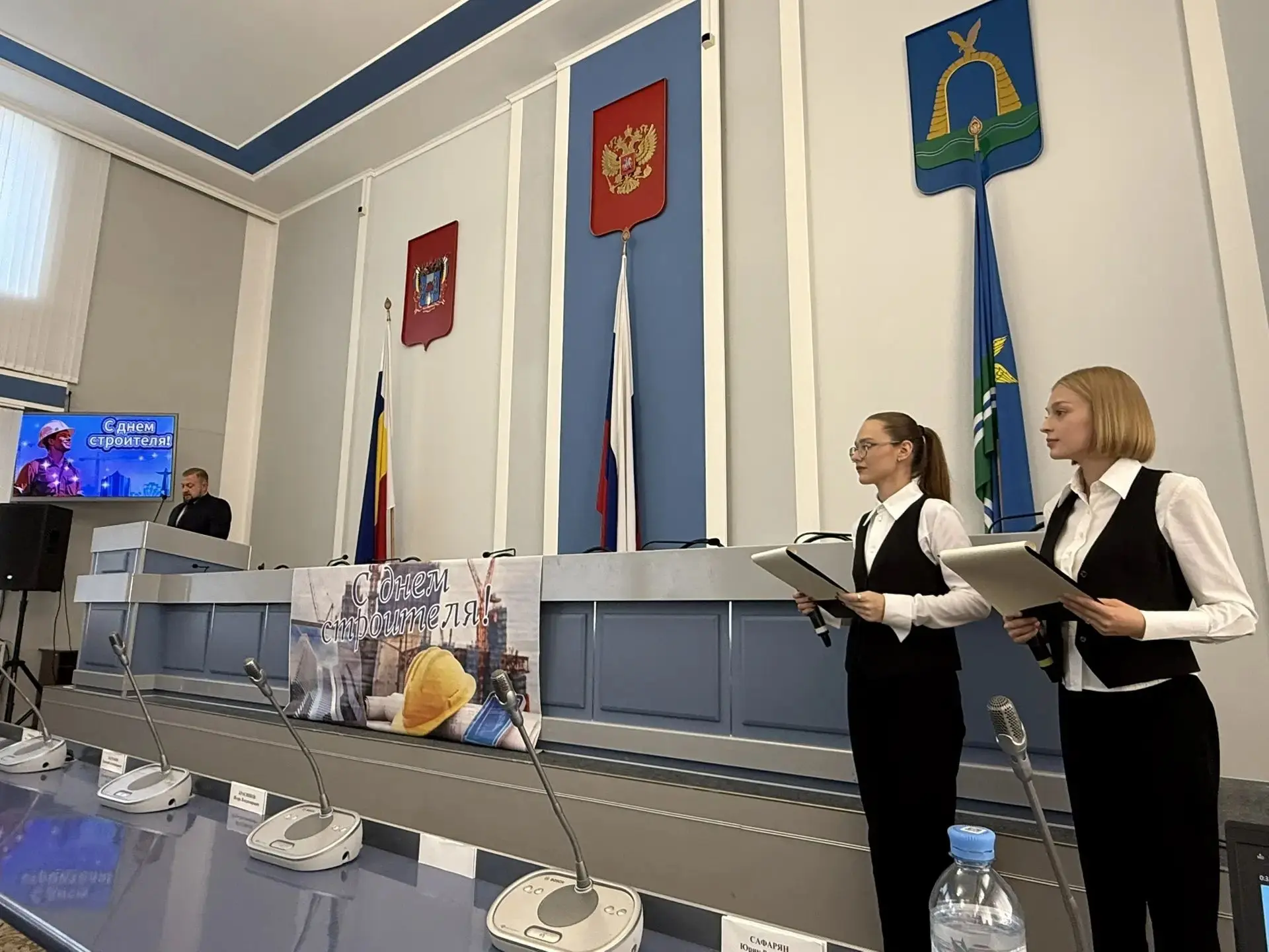 С Днем строителя, Батайск! 🏗️👷‍♂️