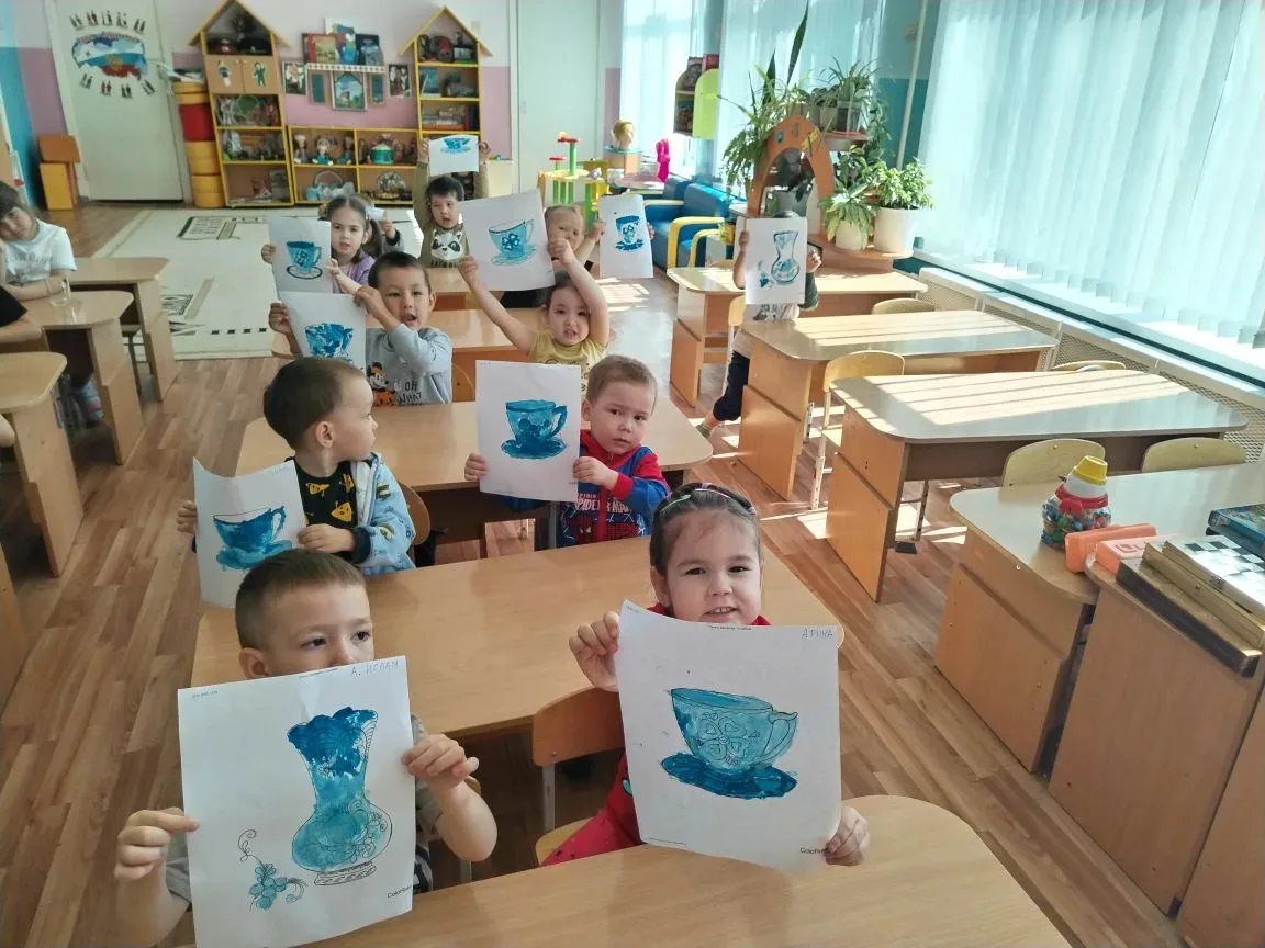 Ребята из подготовительной и второй младшей группы отправились в виртуальное путешествие по миру нар
