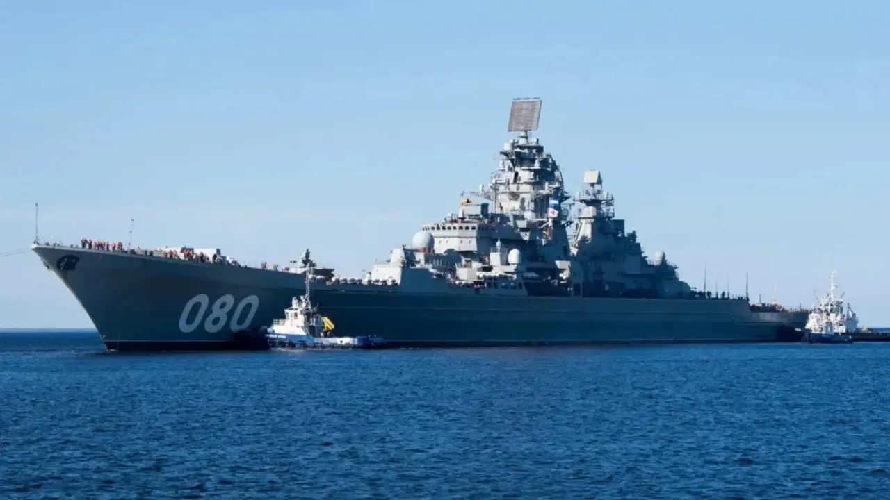 Легендарный крейсер «Адмирал Нахимов» выходит из тени. 

Легендарный атомный крейсер «Адмирал Нахимо