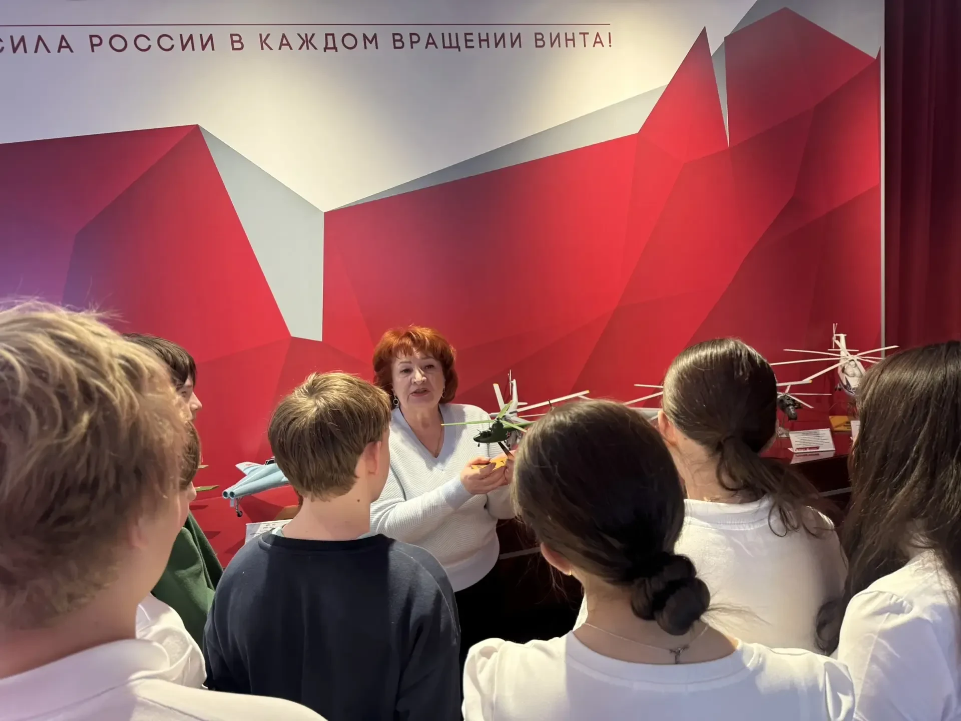 Ученики 7г, 8в и 8д классов МАОУ "Гимназия № 34" совершили увлекательное путешествие в мир авиации! 