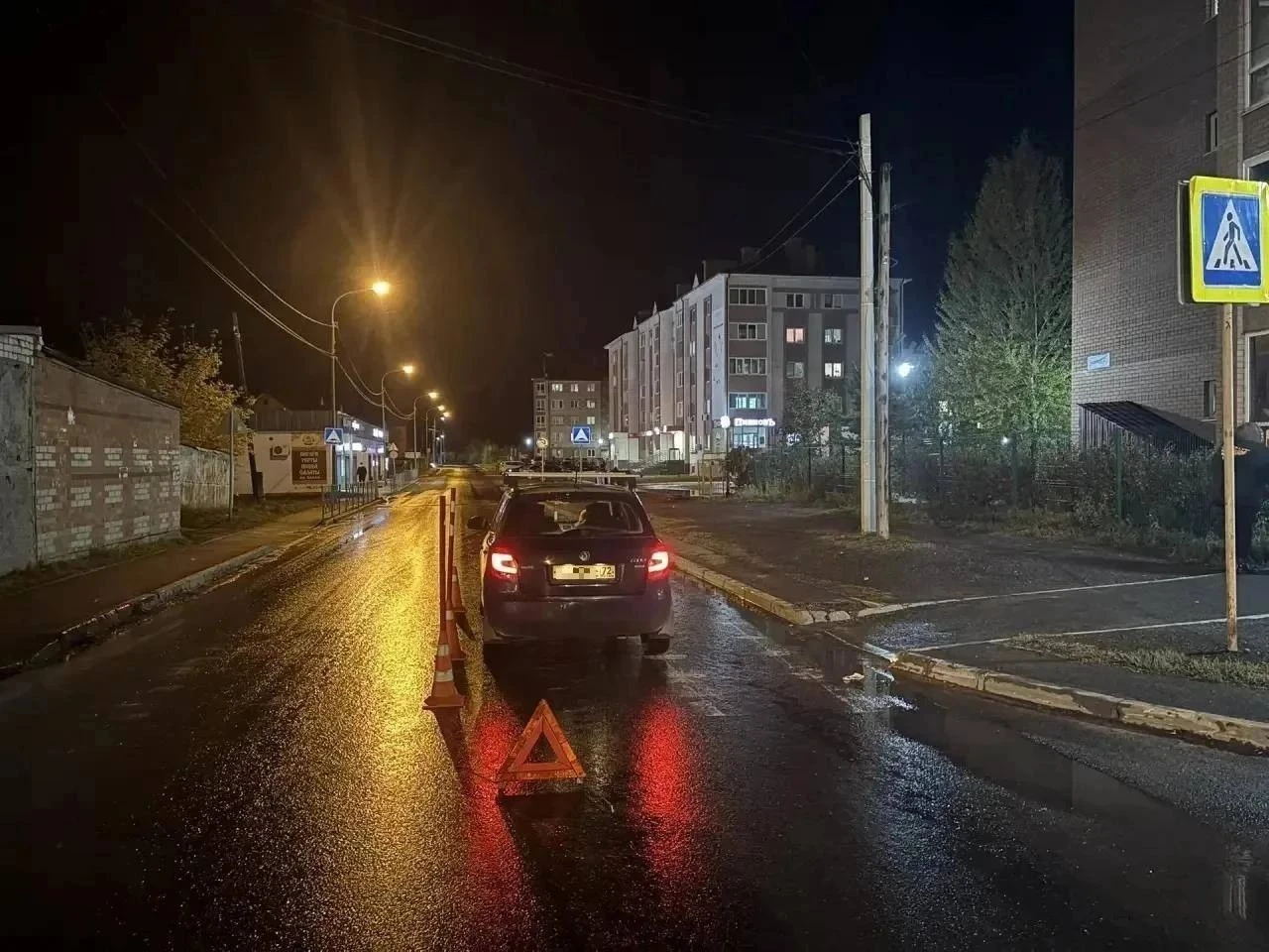 Тюменец спешил в аэропорт и сбил маму с двумя детьми