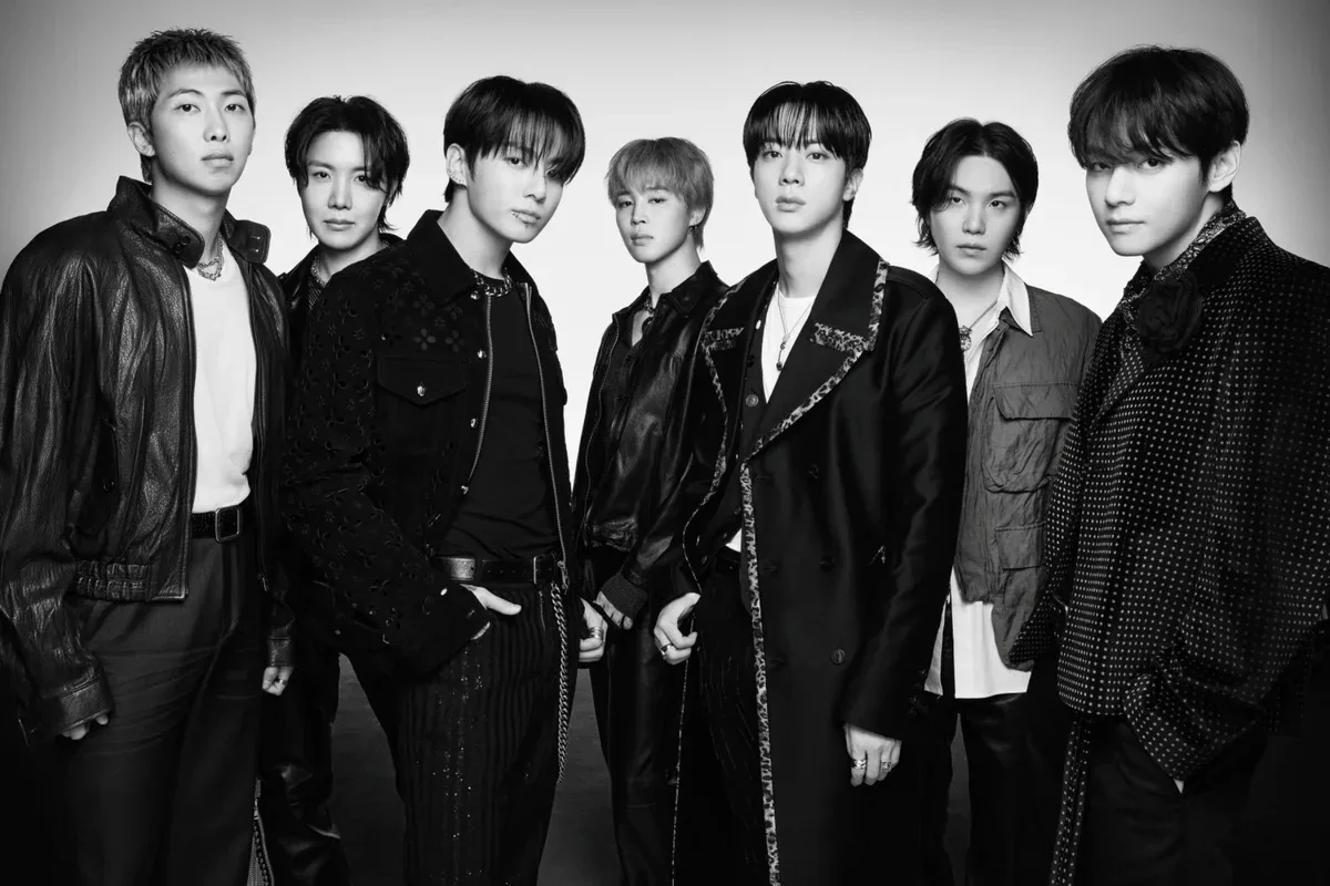 Группа BTS продлила свое пребывание в чарте Billboard 200 до 25 недель подряд со своим ...