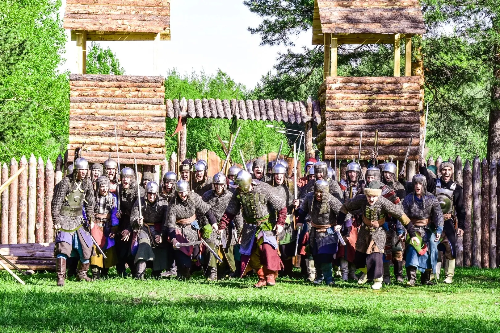 ВЫХОДНЫЕ В «СТАРОМ СУРГУТЕ» 🛡
Знакомьтесь с афишей и приходите всей семьёй! 

🧵 МАСТЕР-КЛАСС В ДОМ