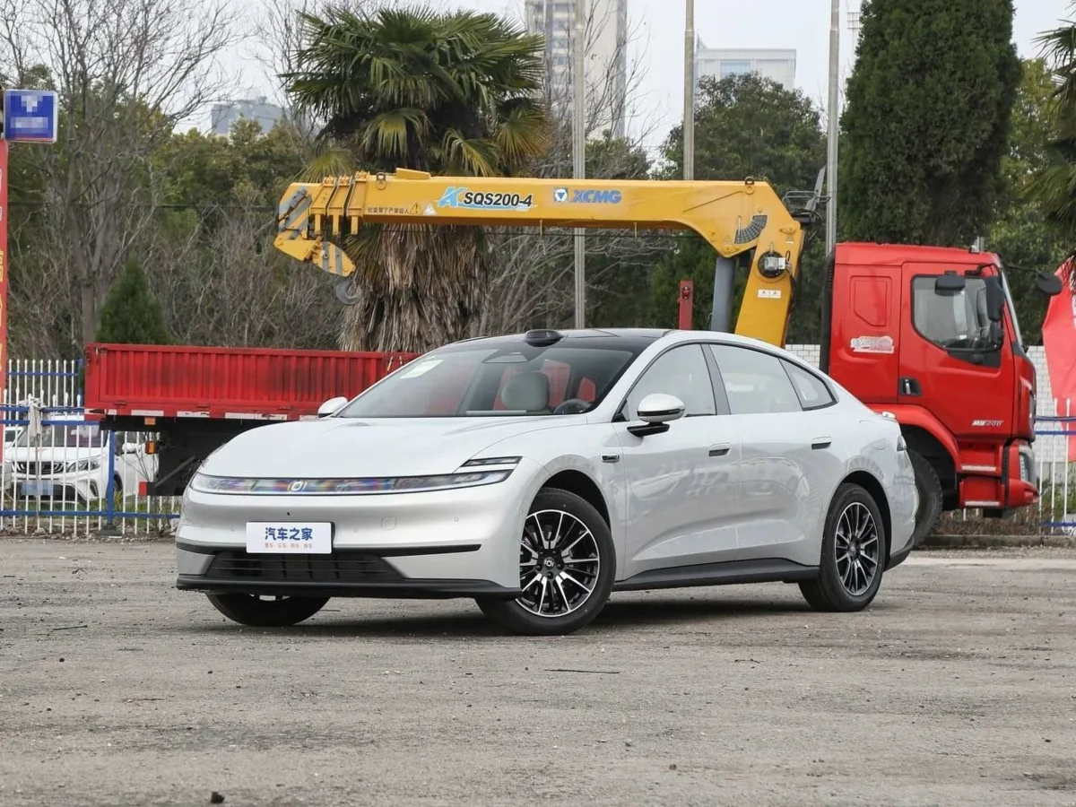 Уже в наличии💥

⚡️Новый параллельный гибрид ⚡️
🇨🇳 Changan Yuanqi A06 (240km Ultra) 2026

⚡️Б