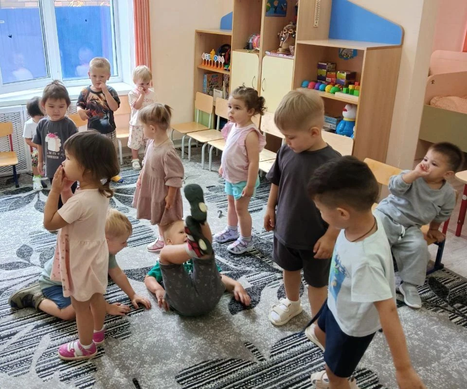 Знакомство с детскими писателями и их творчеством в группе «Капелька» прошло в формате ...