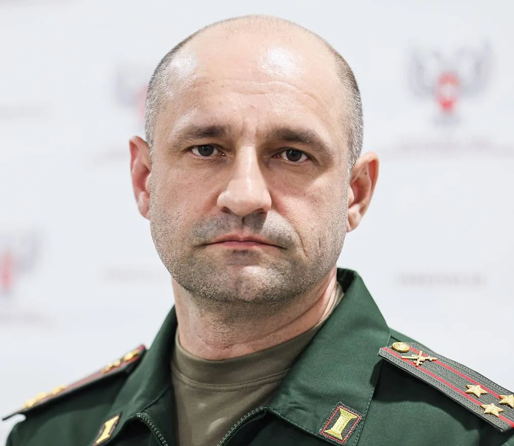 Враг попытался навредить Уралу. Преступный киевский режим нанес удар по жилому дому в Е...