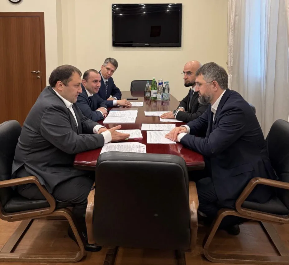 Премьер-министр Дагестана провёл рабочие встречи с руководством Минприроды России

Председатель Прав