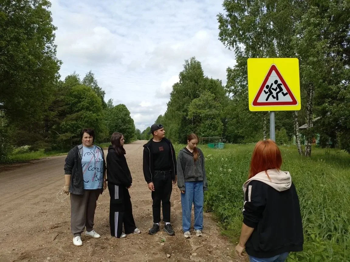 Наша школа приняла участие в акции "Безопасный переход", направленной на обеспечение безопасности и 