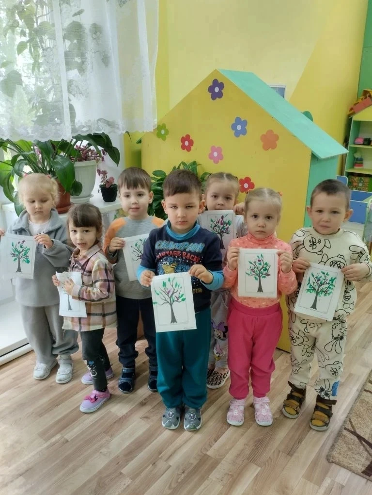Младшая группа,, Зайка,, пластилинография ,,Сирень,,