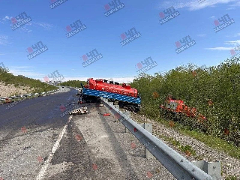 😱На елизовской трассе бензовоз улетел в кювет

👉ДТП произошло на 109 км елизовской трассы, по слов