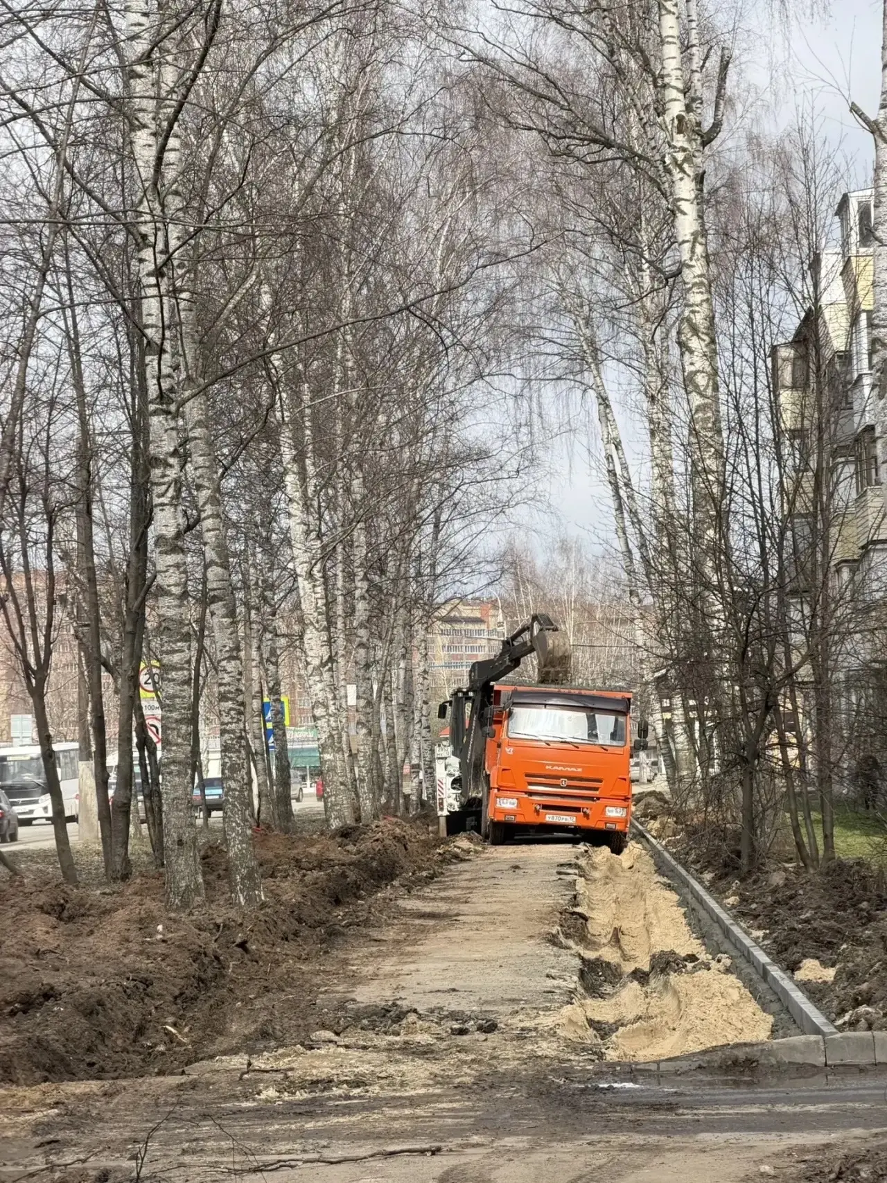 В девятом микрорайоне Йошкар-Олы приступили к реализации проекта по благоустройству нечетной стороны