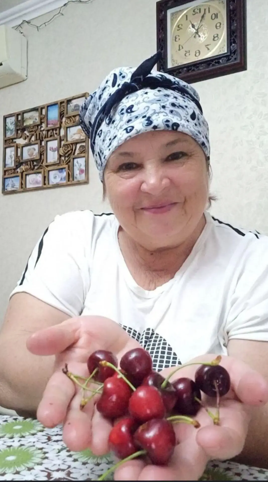 Спасибо вам большое,мои дорогие,мои любимые девочки и мальчики❤️❤️❤️❤️❤️за теплые поздравления и так