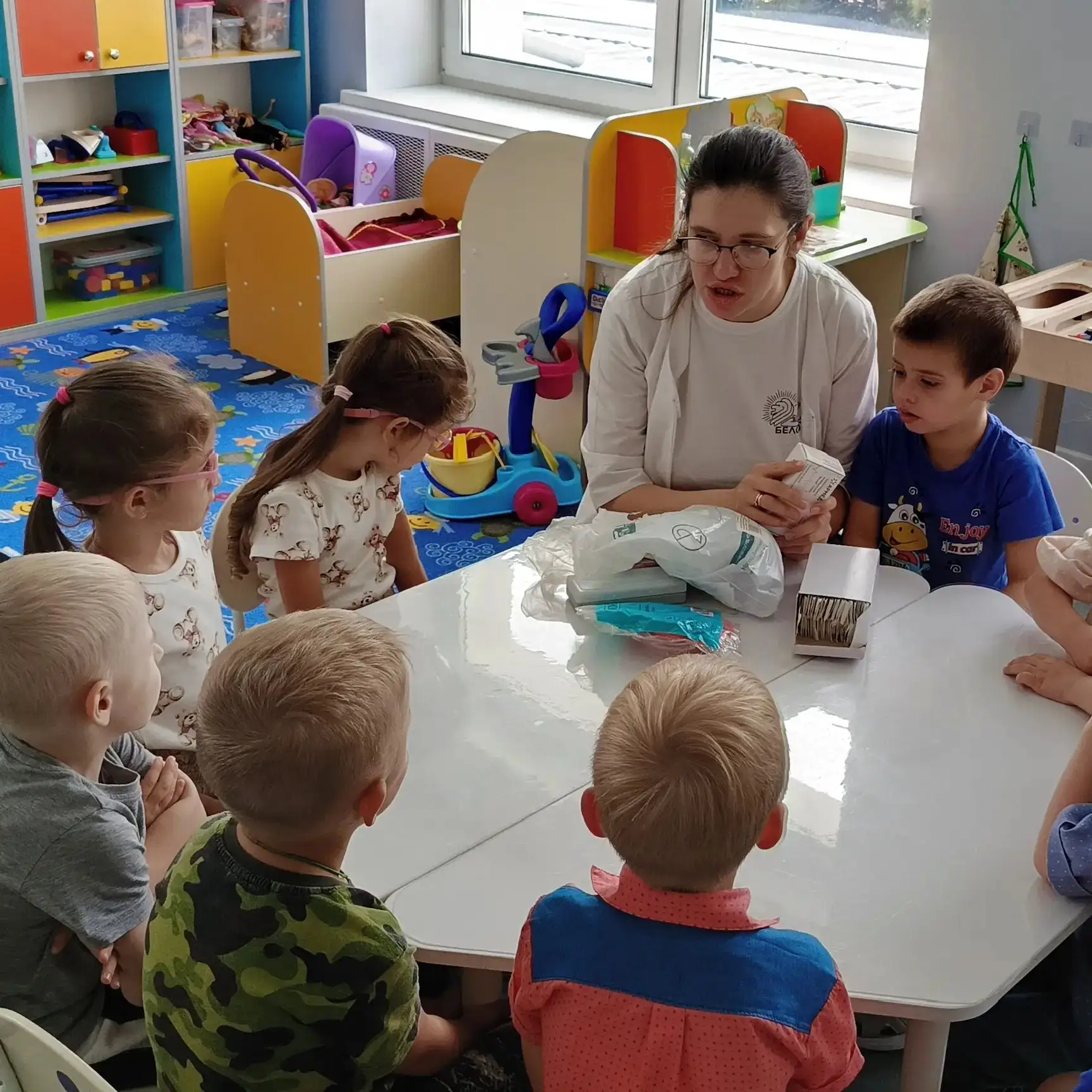 🎉 Гость группы «Капельки»! 🎉

Сегодня к ребятам в гости приходила медсестра Валерия Андреевна — ма
