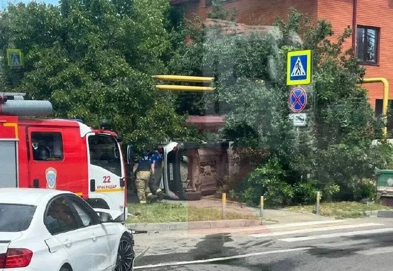 ДТП в Краснодаре: иномарка врезалась в забор

Утром на перекрестке улиц Карла Маркса и Калинина женщ