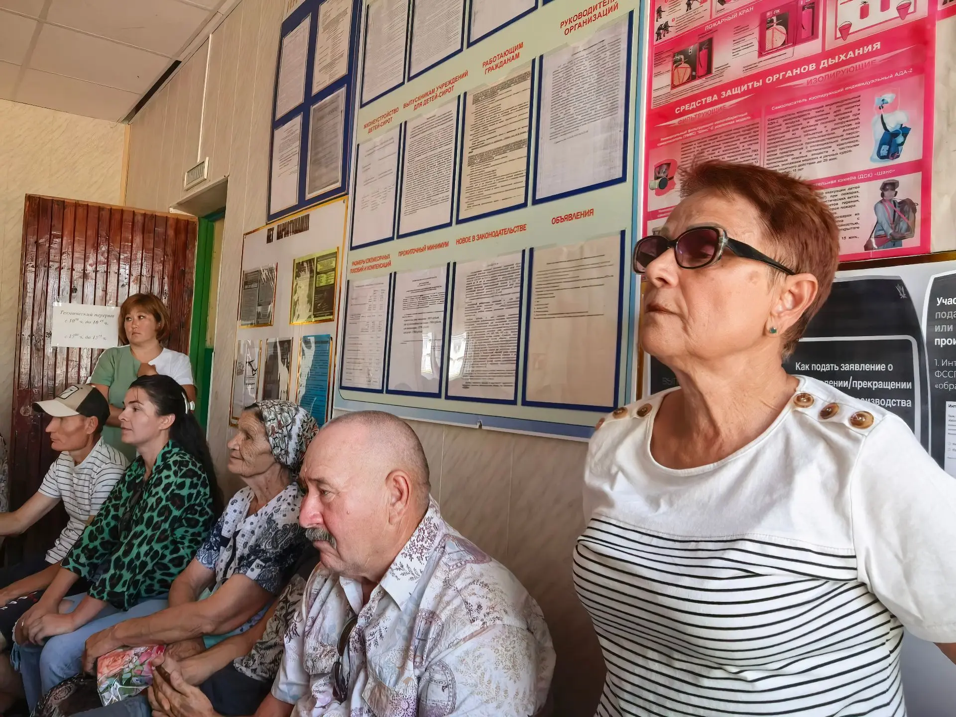 "Кто должен организовывать подвоз воды в те дни, когда отсутствует водоснабжение?"

Ответ Т. Джумарт
