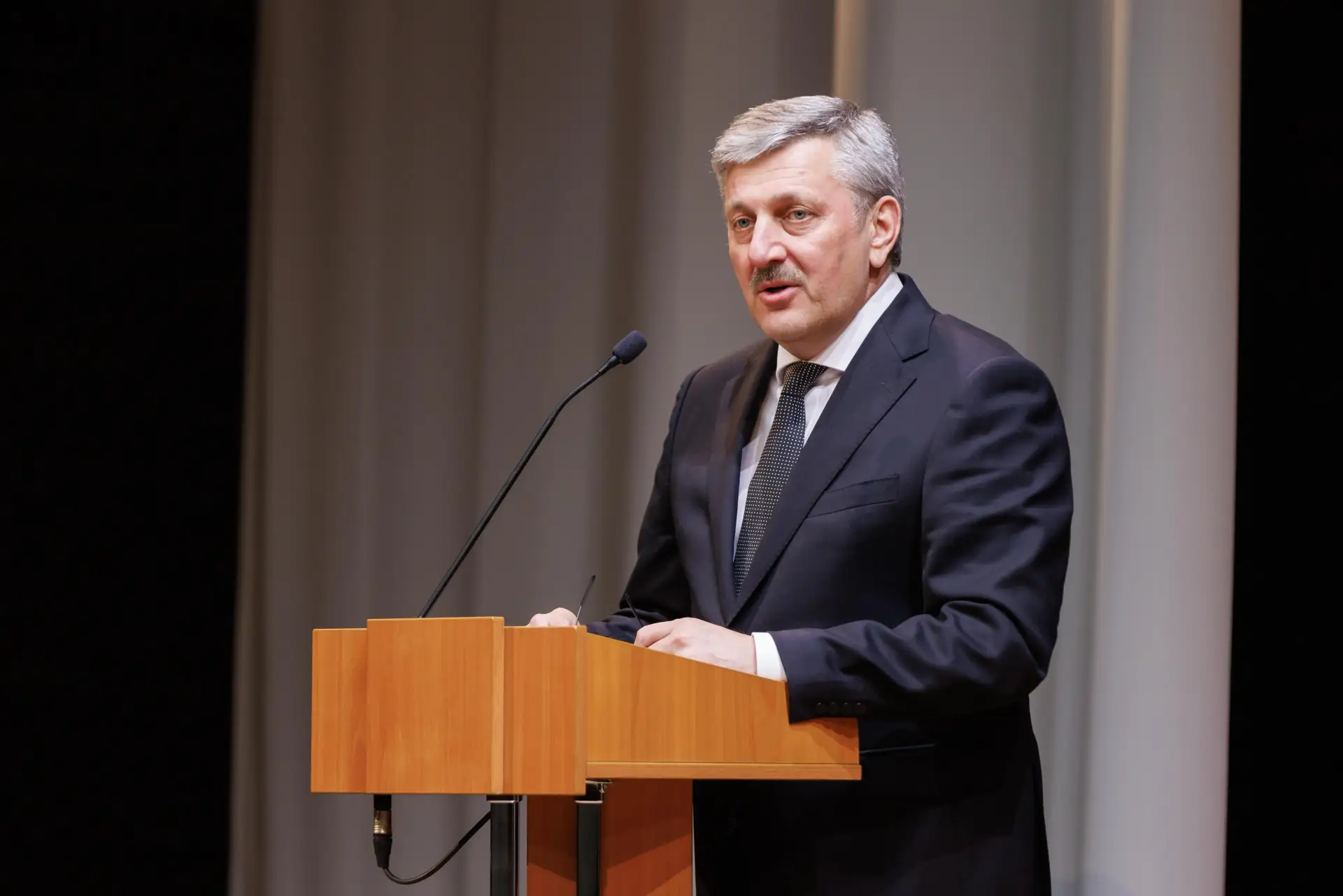 Вслед за губернатором Андреем Бочаровым Центризбирком опубликовал сведения о доходах гл...
