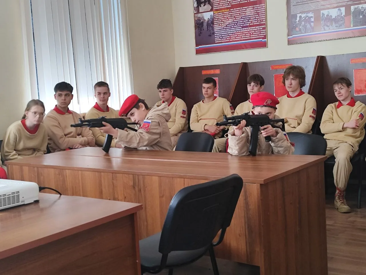 ➡ ЗАРНИЦА 2.0  ️🇷🇺 Совсем недавно прошел муниципальный этап военно-патриотической игры "Зарница 2.0"