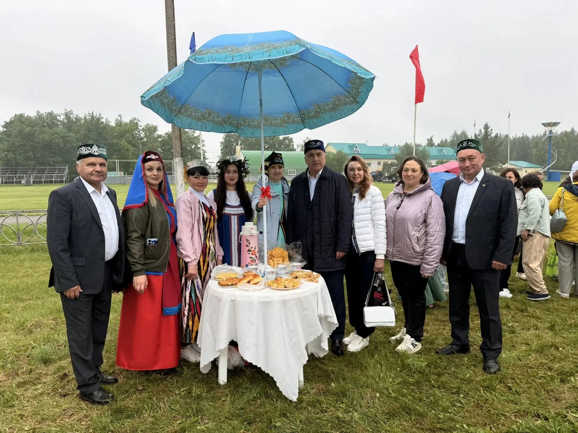 Сегодня, несмотря на капризы погоды, в нашем посёлке с размахом прошёл любимый всеми праздник — Саба
