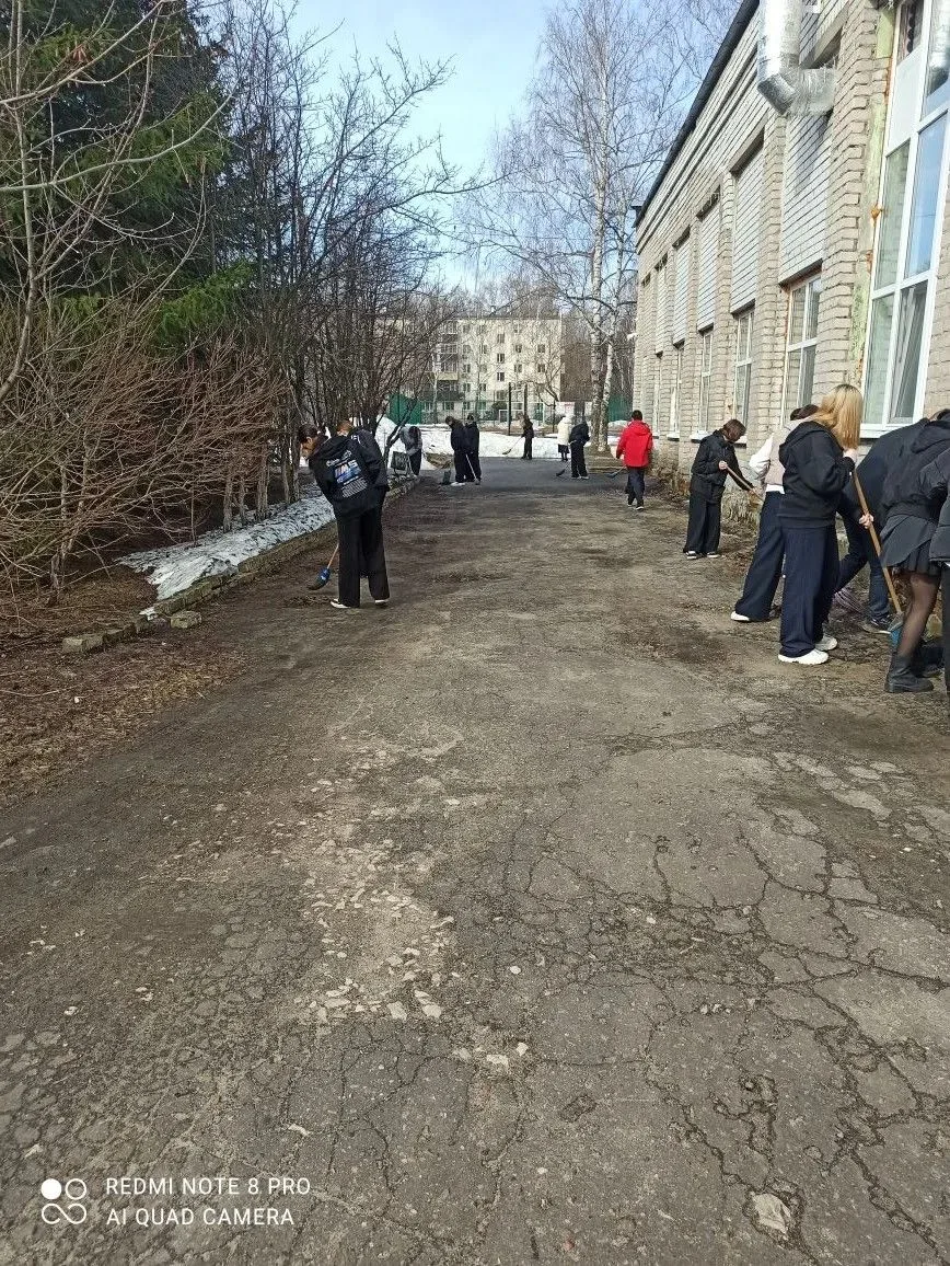 Субботник в Лицее №14: Весеннее преображение вопреки погоде!
