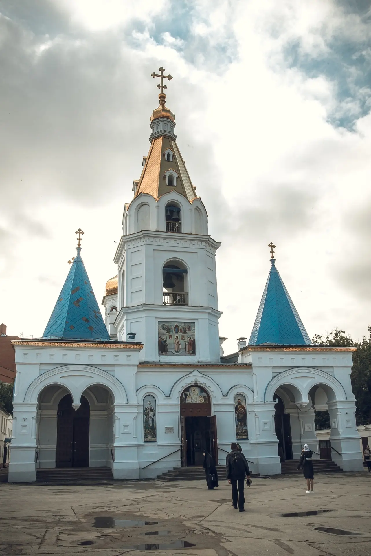 Крестный ход в честь 175-летия Самарской епархии — глазами наших фотографов