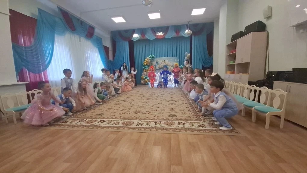 ✌🩷27 мая в подготовительной группе «Фиксики» прошёл  выпускной.  В детском саду «Уникум» – это особе
