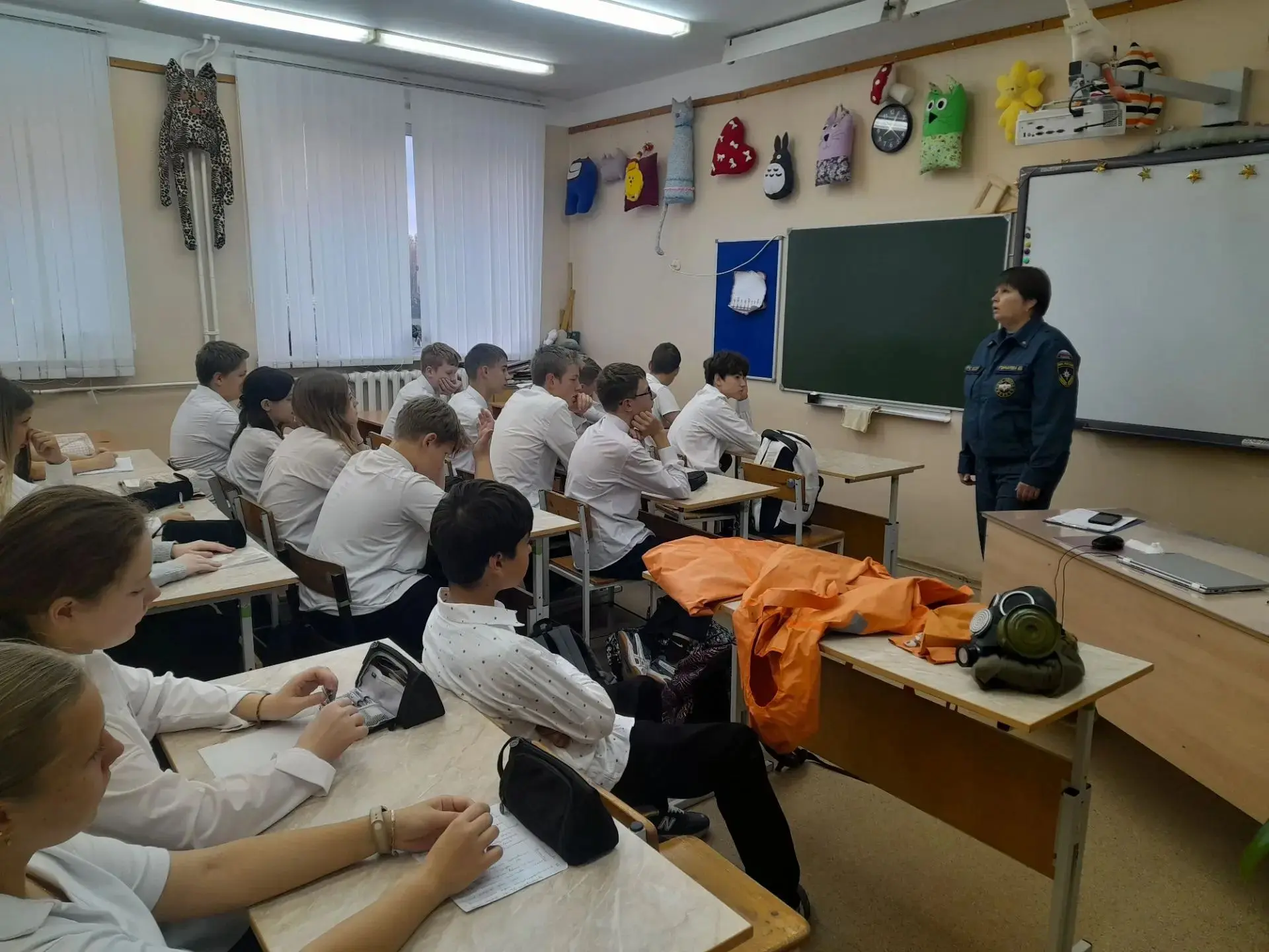 В целях обеспечения готовности обучающихся к действиям при угрозе преступлений террорис...