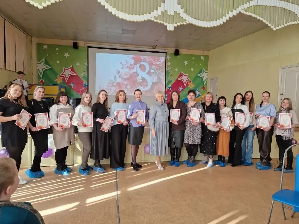 Как это было: наш праздничный день 8 Марта 💐  🌟Сегодня в стенах школы 72 было особенно тепло и уютно