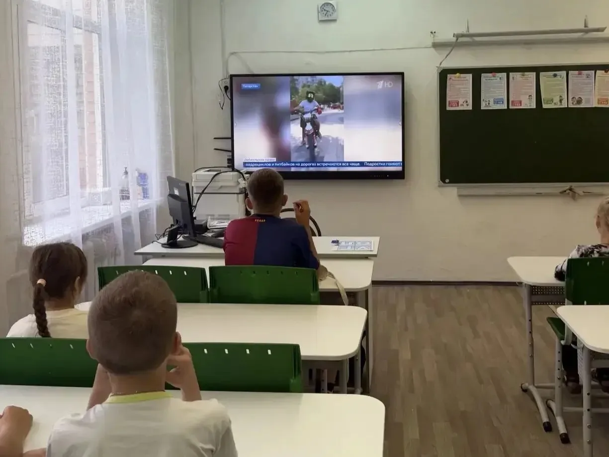 🚦 ВАЖНО! Безопасность на дороге – не шутка!

Сегодня в школе прошла беседа по ПДД, и мы решили напо