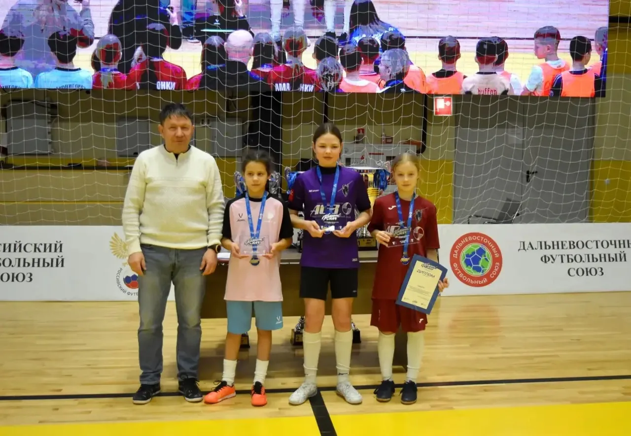 Девчонки везут домой золото 🥇🏆 Дальнего Востока. С 10-13 февраля в г. Южно-Сахалинск прошел межрегио