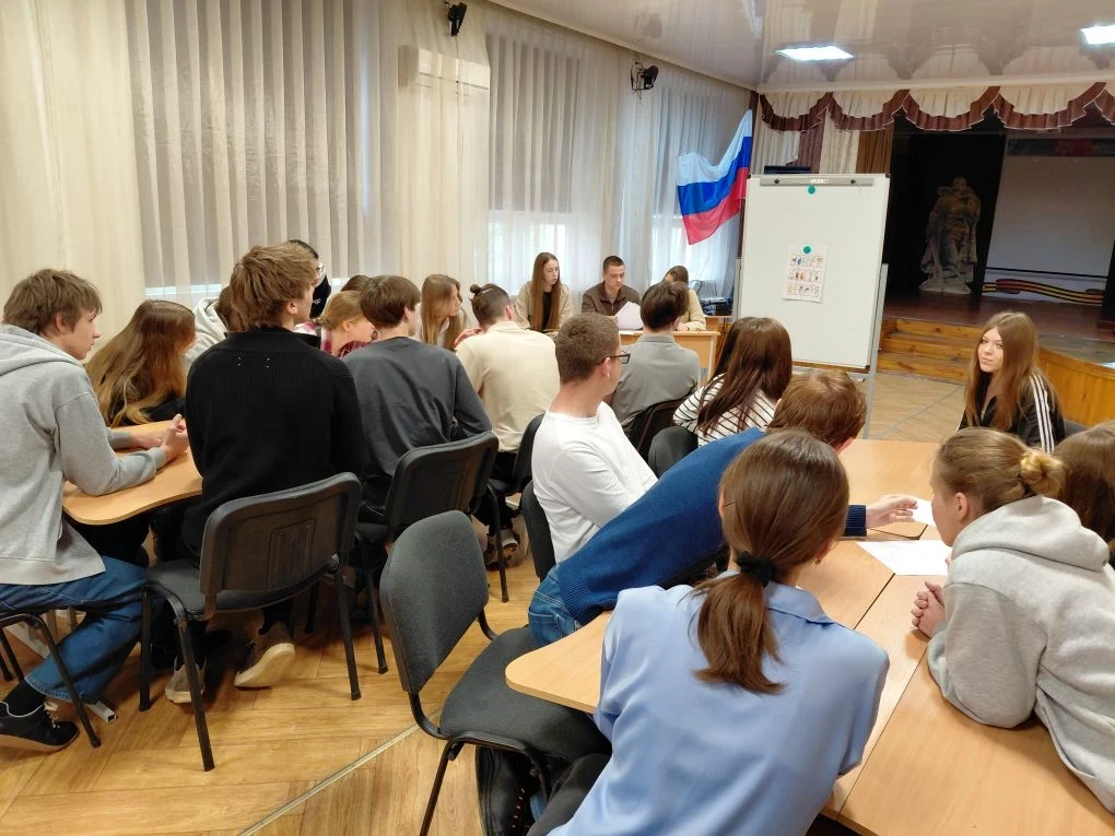 Погружение в мир профессий в игровом формате  В Днепрорудном прошёл профориентационный квиз для учащ
