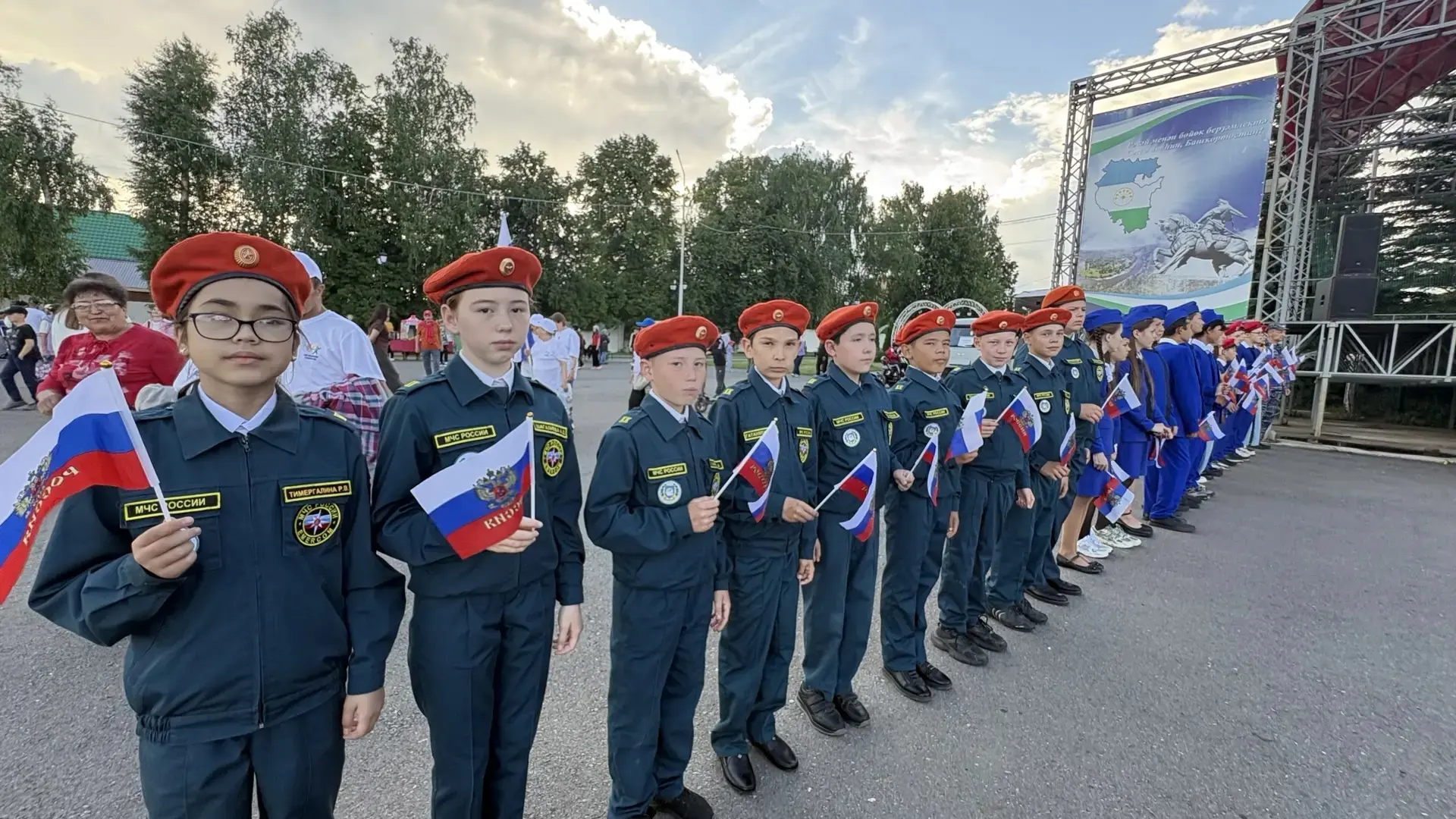 🇷🇺В парке семейного отдыха состоялось праздничное мероприятие, посвящённое Дню России. В этом году