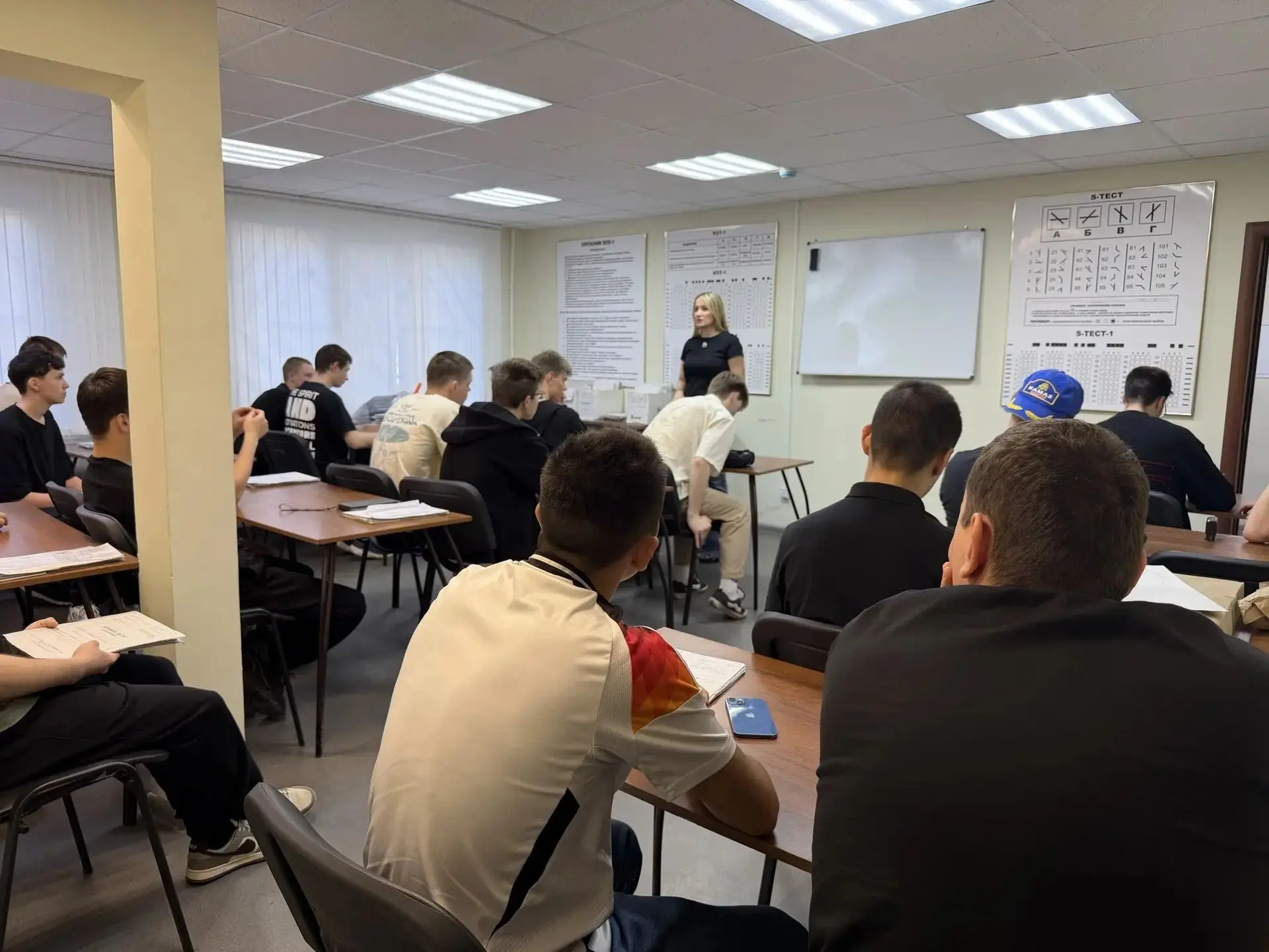 👮Наркополицейские Автограда встретились с призывниками