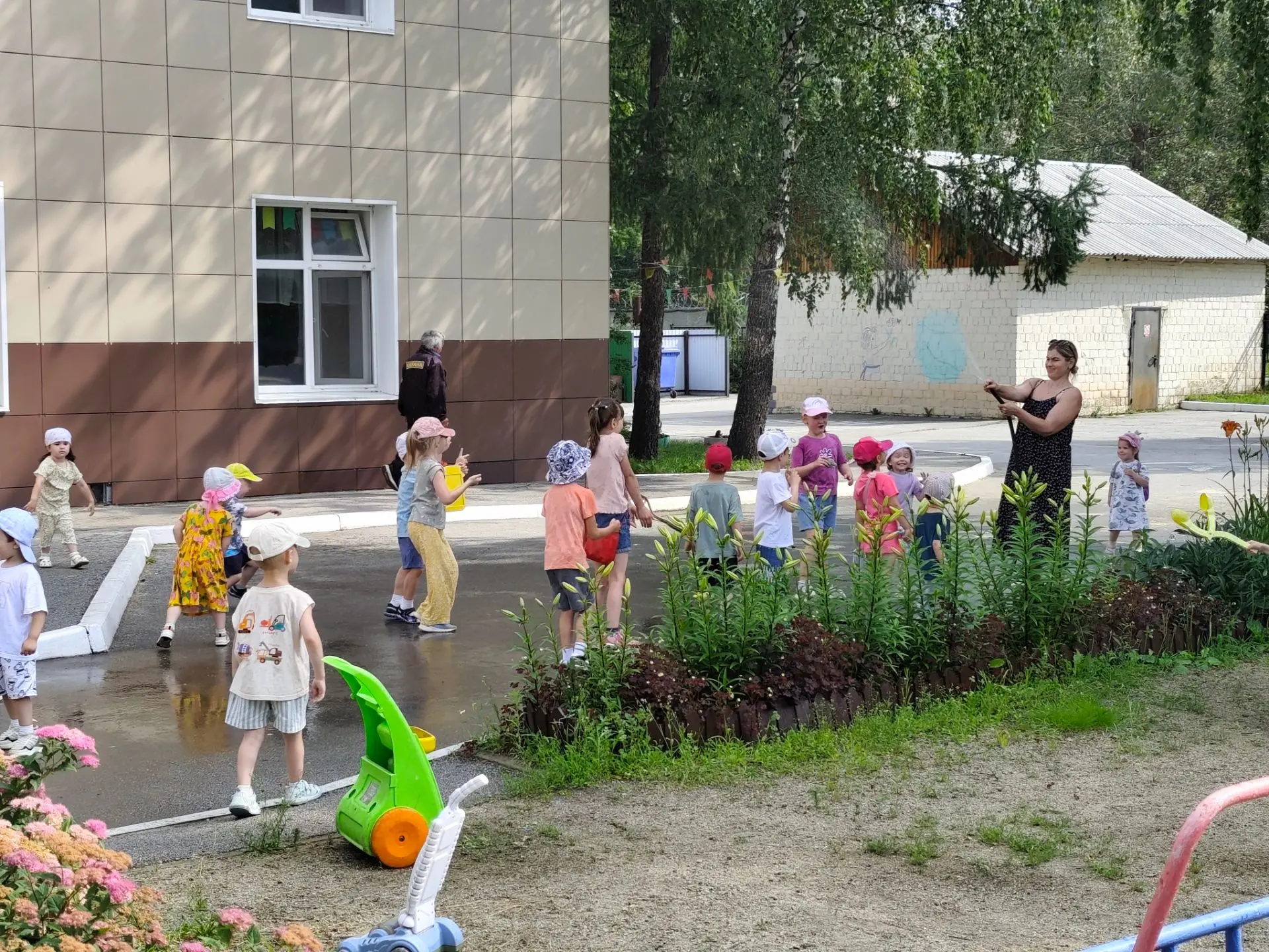 ☀️ Лето — пора радости и приключений! ☀️

Лето — это время, когда хочется больше бывать на улице, ды