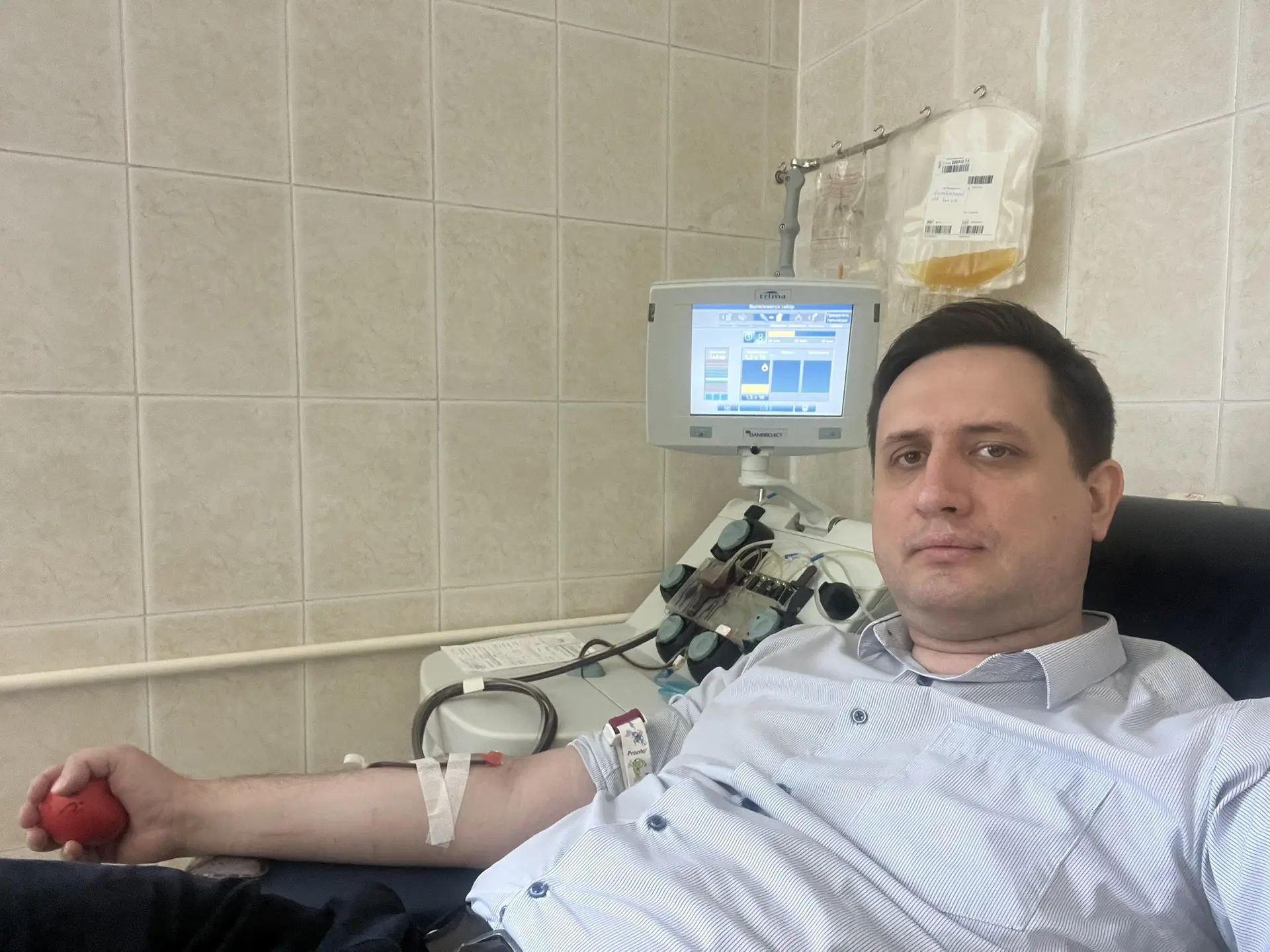 Тромбоциты нельзя запасти впрок. Их можно только успеть сдать.

Сегодня вновь побывал в НИИ скорой п