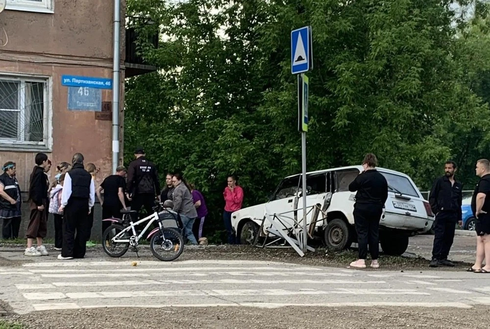В Китое на улице Партизанской автомобиль сбил ребенка. Пострадавший получил серьезные травмы. По сло
