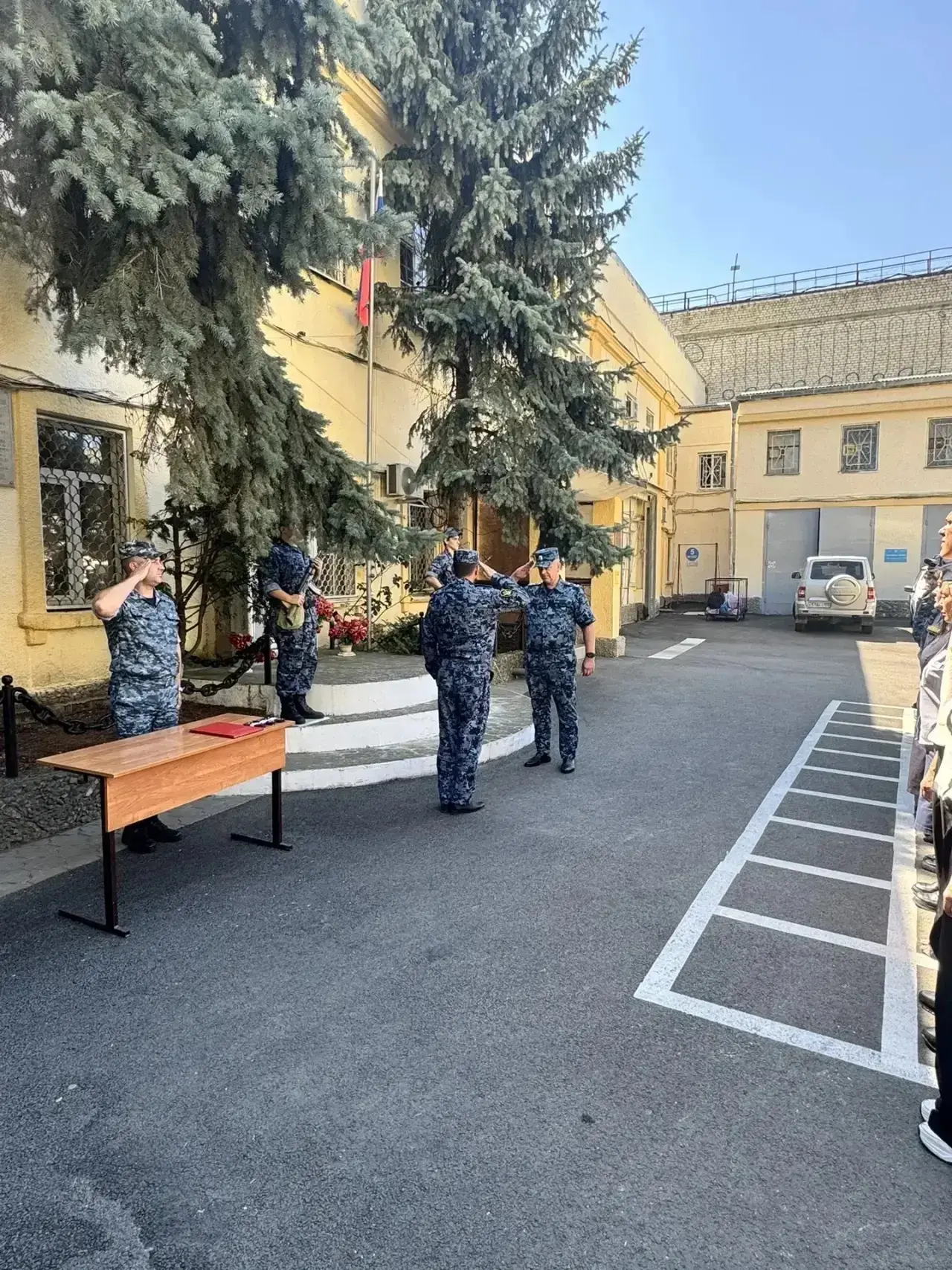 ❗️День Государственного флага и День офицера: в СИЗО‑1 состоялось праздничное построение
