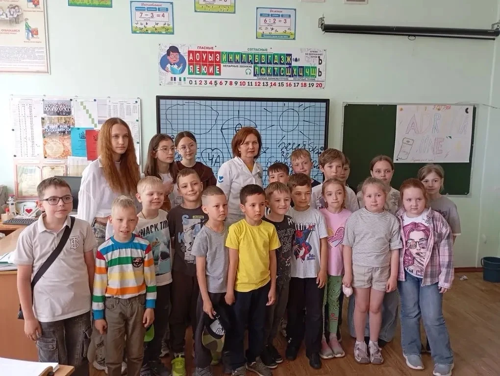 Без паники! В пришкольном  лагере учились превращать «плохое настроение» в «супер-эмоции» !

Как час